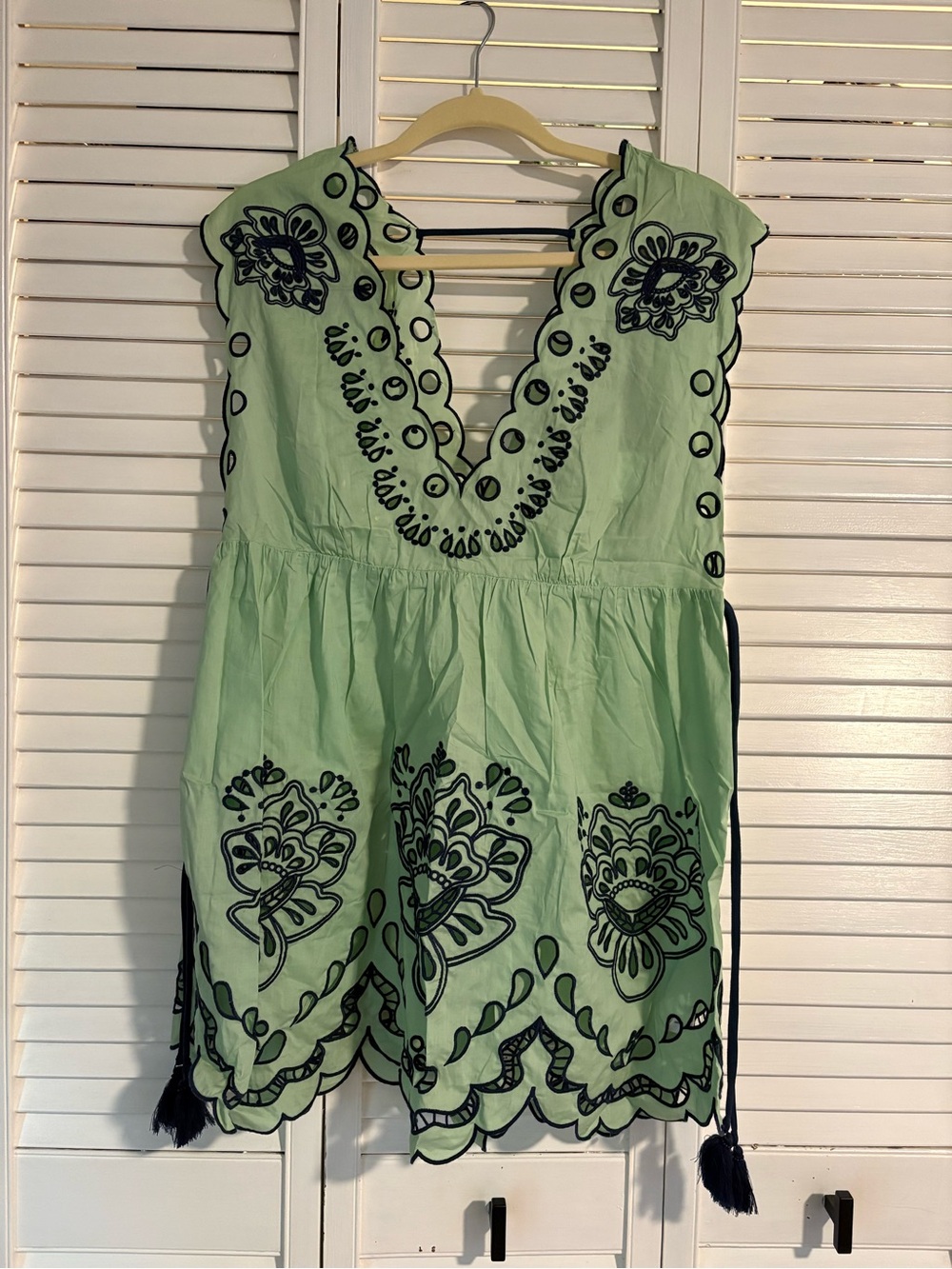 New FARM Rio Tropigreen Cotton Eyelet Mini Dress - Picture 5 of 5